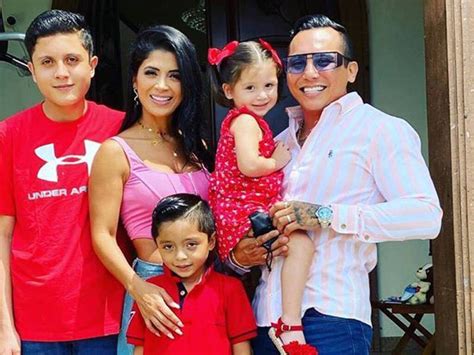 hijos kimberly flores|Hijos de Kimberly Flores y Edwin Luna ¿Quiénes son。